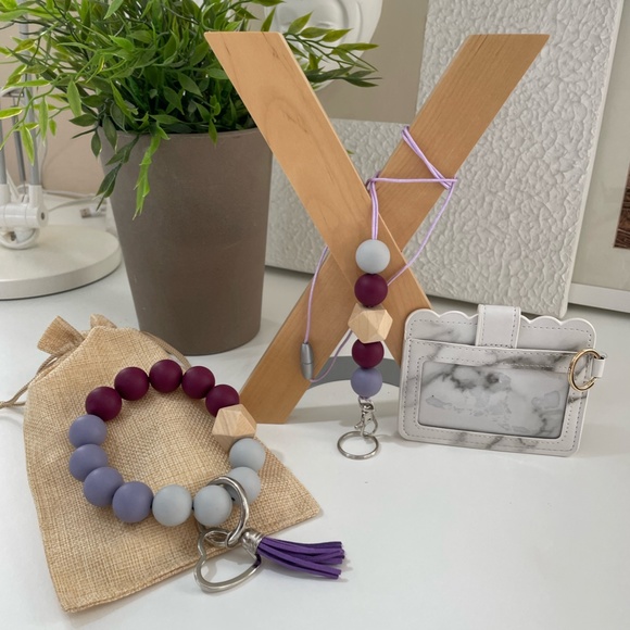 Bracelet Keychain Silicone Wood Beads/Lanyard Teacher Badge Holder Gift Set - Picture 3 of 6